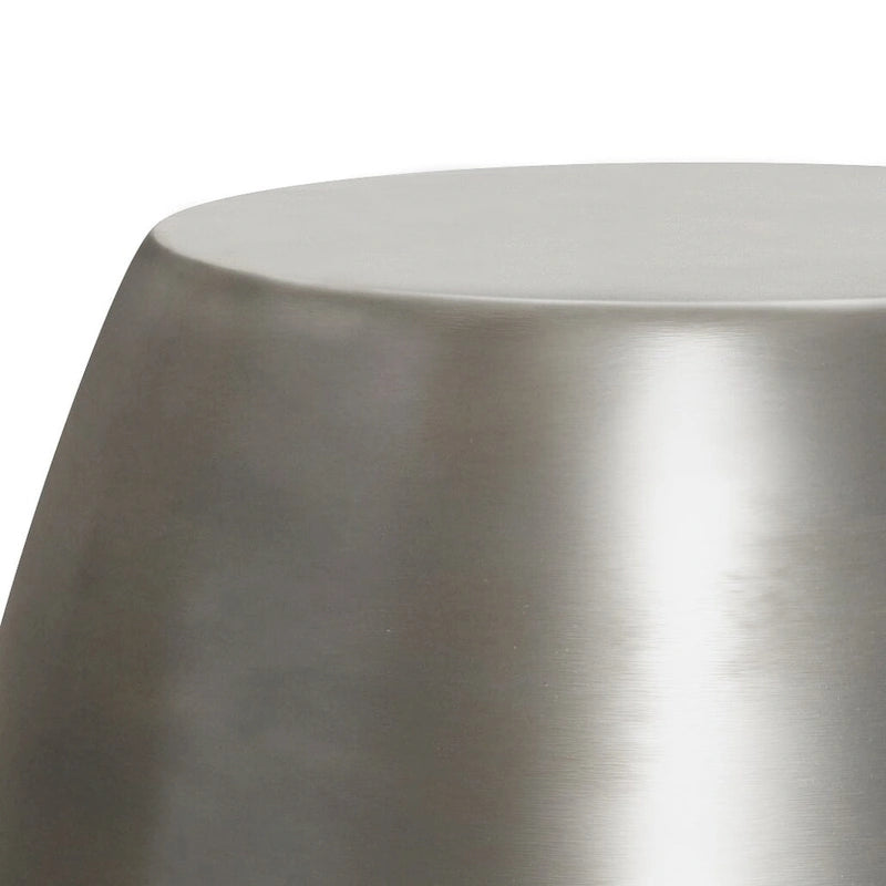 Industrieller Akzent-Beistelltisch aus Metall, 16 Zoll breit, vollständig montiert - 16 B x 16 T x 19.5 H