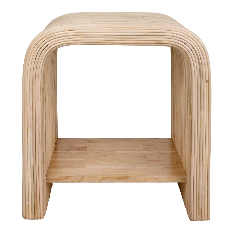 Table basse en rotin et table d’appoint